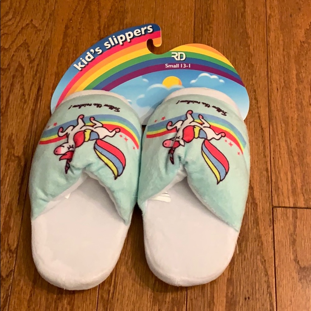 Girl’s small cute unicorn slippers small 13-1
